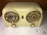 Crosley Vintage 1950's Portable Tube Radio Model No. D-5CE