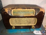 Philco Vintage Standard Broadcast Radio Model No. 48-461