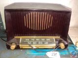 General Electric Vintage Catalin Portable Tube Radio Model No. 404