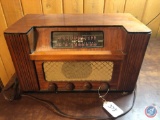 Air King Vintage Short Wave Standard Broadcast Tube Radio Model No. 4604-D