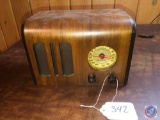 Crosley Vintage Portable Tube Radio Serial No. 1653925 Model No. C568