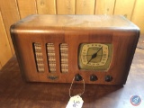 Triad Vintage Broadcast Radio [[NO MODEL NO. VISIBLE]]