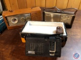 Raleigh AM/FM with AFC Radio in Original Box with Removable Antenna Model FM-990 in Leather Case,