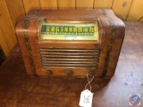 1946 Sonora Vintage Standard Broadcast Radio Model No.RDAU-209 [[CRACKED GLASS]]