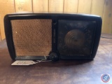 1946 Zenith Vintage Consoletone Portable Tube Radio Model No. 5D011