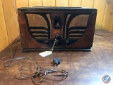 1945 Philco Vintage Butterfly Radio Model No. 45