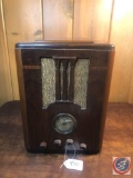 1936 Delco Vintage Superheterodyne Broadcast Tombstone Radio Model No. 1106