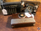 RCA Victor Portable Transistor Radio Model No. B-411, Benida 2-Band Transistor Broadcast Marine