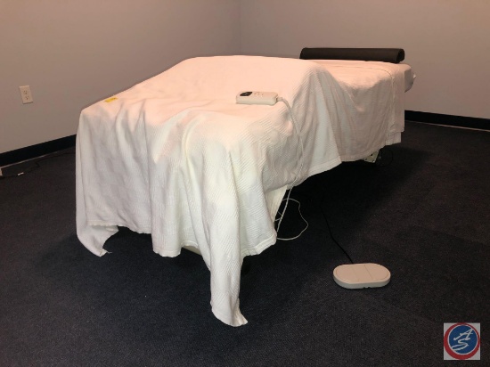 Sierra Comfort Massage Table with L & K Hydraulic Controls Type LA33.3N-25-200-RHD with (2) Bolsters
