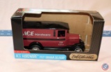 ERTL Collectibles 2000 Edition 1927 Ace Hardware Graham Delivery Truck Scale 1/25 Stock No. 19937P