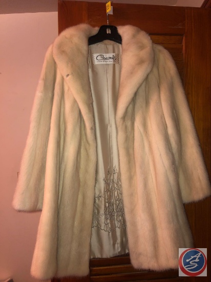 Cownie Women's Cream Colored Fur Coat [[SIZE UNKNOWN, POSSIBLY SMALL/MEDIUM]]