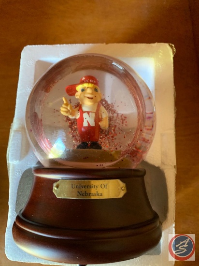 Lil Red Nebraska Musical Snow Globe, 2008 Danbury Mint Nebraska Christmas Tree