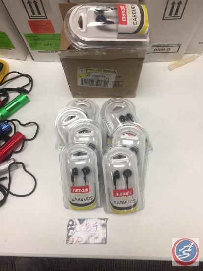 (16) Maxwell Mini Ear Buds Black (1) Maxwell Mini Ear Bud White