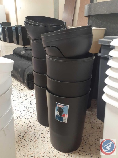 Round Trash Cans, Some w/ Lids