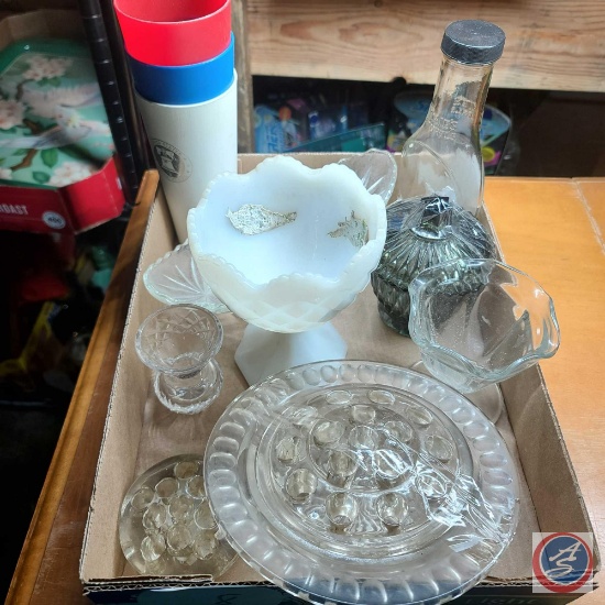Miscellaneous glassware and plastic cups