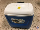 Igloo Island Breeze 28qt. Rolling Cooler