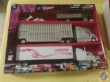 Transporter 1:43 Die-Cast Farm Set