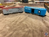 {{2X$Bid}} Menards Green Bay and Western 15786 and Lionel The Rock Freight Car 6-9782