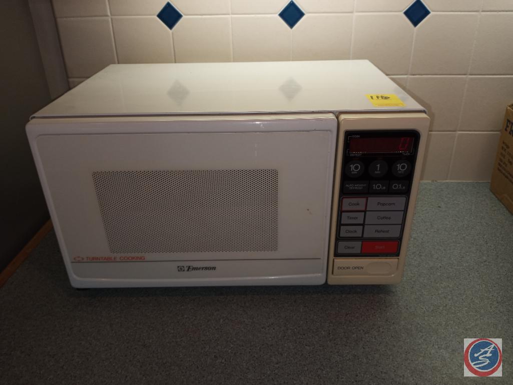 Emerson Microwave Model No. MT3060 | Proxibid