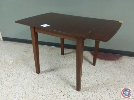 One table measuring 48x30x30