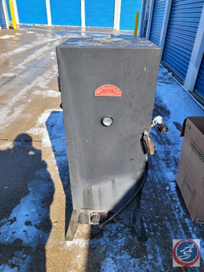 Smoky Mountain Series Propane Smoker