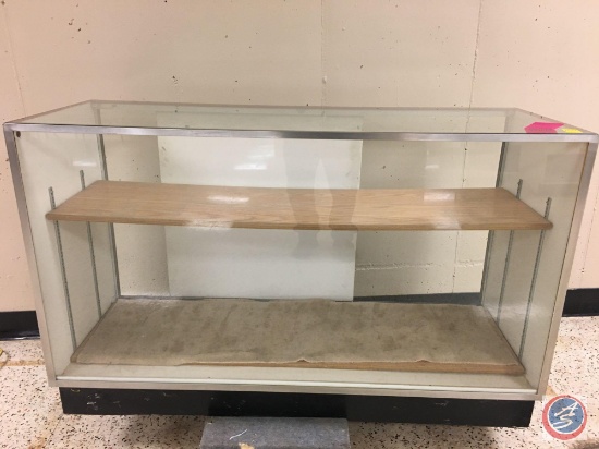 Retail Metal/Wood/Glass Display Case w/1 Wood shelf and 1 Padded shelf 60" x 22" x 38" (No light)