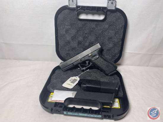 Glock Model 22 40 S & W Pistol Semi-Auto law Enforcement Issue with 3 Mags and loader in Factory