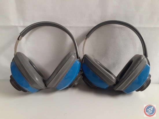 2 pair of ear protectors