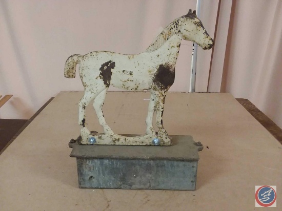 Dempster short tail horse 43 lbs