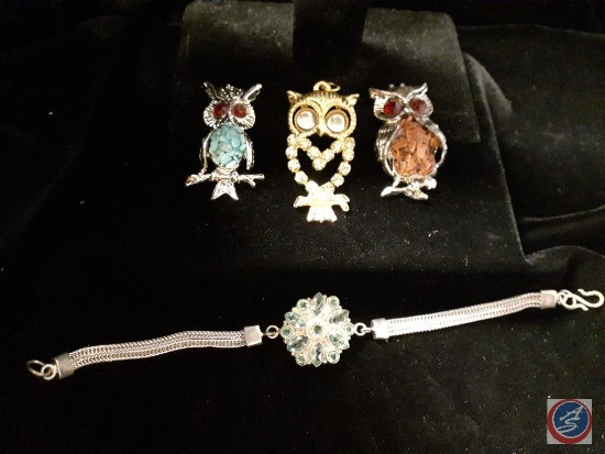 3 owls and a green snowflake bracelet