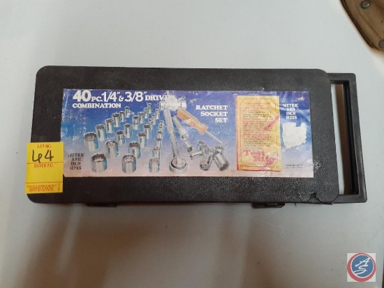 40 Piece 1/4'' and 3/8'' Drive Ratchet and Socket Set {{COMPLETE}}