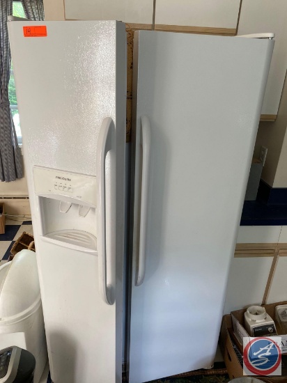 Fridgidaire side by side refrigerator/freezer