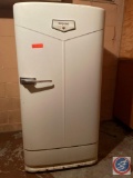 Vintage Hotpoint Refrigerator {{NO MODEL NO. VISIBLE}}