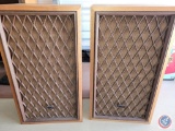 Vintage Speaker with wood grated front (Tested)