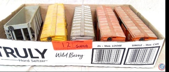 (5) Assorted Lionel box cars.