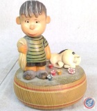 Vintage 1968 ANRI Peanuts Gang Linus & Snoopy music box; plays 