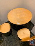 Round Childrens table made of wood, 28