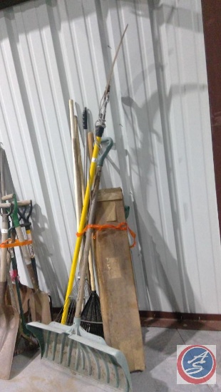 Assorted shovel, rake, Corona 1510 branch trimmer, Stanley Works garden set