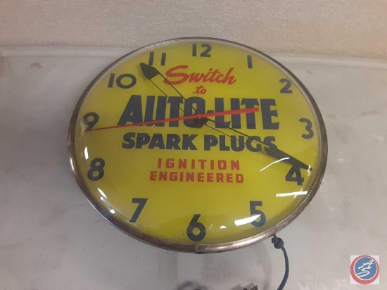 Auto-Lite Spark Plugs clock 15x15x4 (DOES NOT WORK)