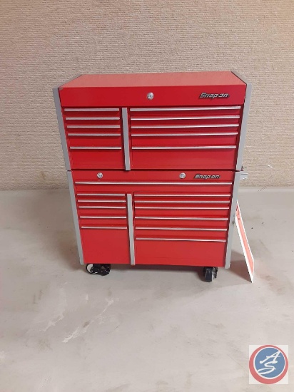 Snap on tool box bank with damage.
