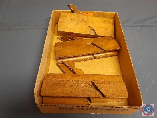 (3) Antique wood planes;(1) Sandusky Tool Co. Ohio No.146; (1) Ohio tool co. L 7/8 NO.91; (1) Auburn