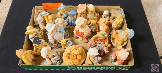 (1) Flat of assorted Boyd Bears.