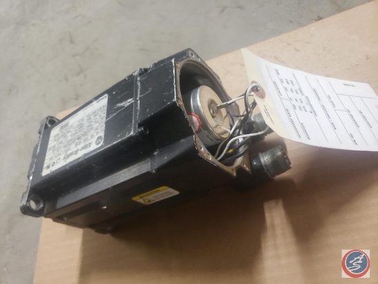 Allen-Bradley,...Allen-Bradley Inverter Duty AC Servo Motor,...CAT NO: MPL-B430P-MJ72AA,...