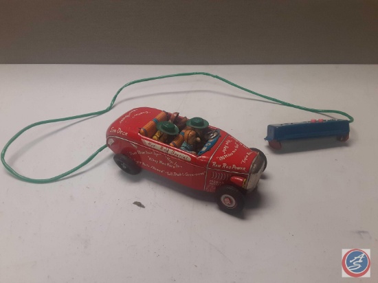 Vintage Battery powered remote control car car is in poor condition