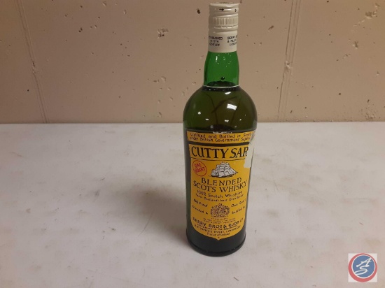 (1) Bottle of Cutty Sar, Blended Scots Whiskey 86 Proof One Quart Blended & Bottled by Berry Bros. &