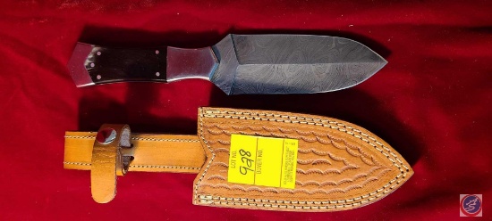 Arrow Head shaped Damascus Knife w/Leather sheath