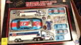 (1) Racing Champions STP Richard Petty #43 Limited edition Collectors set.......