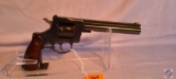 Manufacturer: New England Firearms CaliberGauge: 32 H&R Magnum Model: R73 FirearmType: Handgun