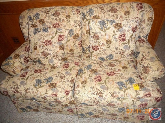 Flexsteel Loveseat w/cushions