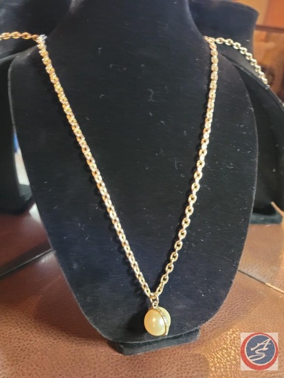 32" Chain link necklace with pear ball